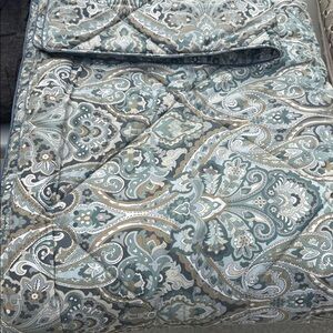 Pottery Barn Mackenna King comforter and shams